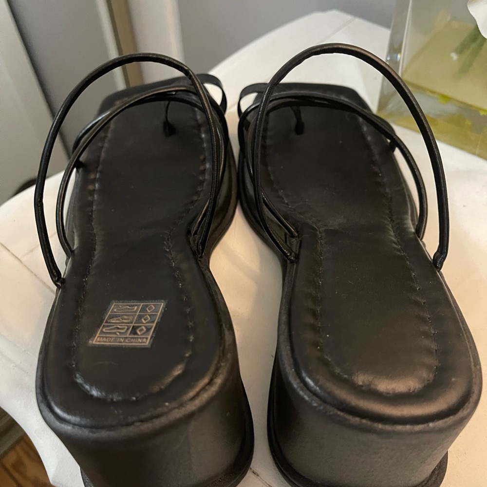 Wedge toe strap sandals - Picture 2 of 6